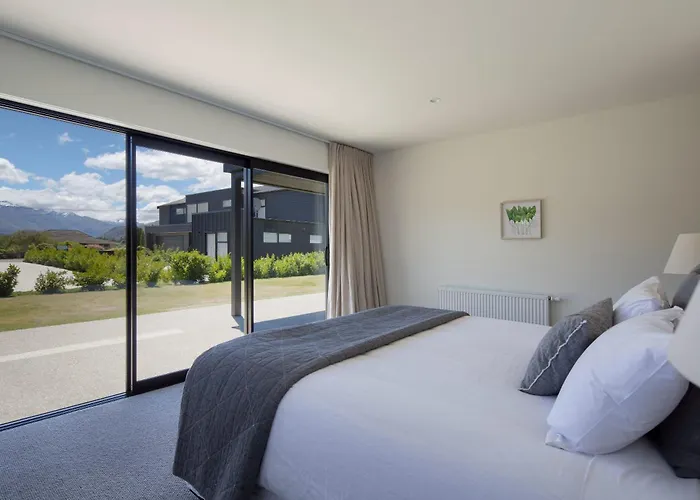 Waimaori Views Entire
