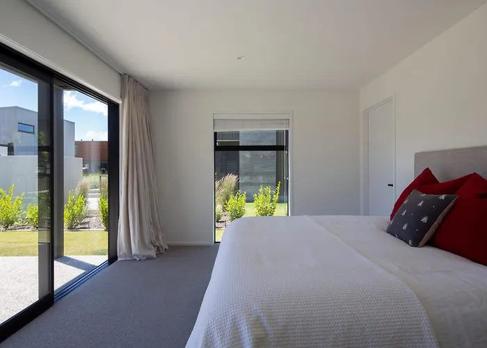 Waimaori Views Entire *